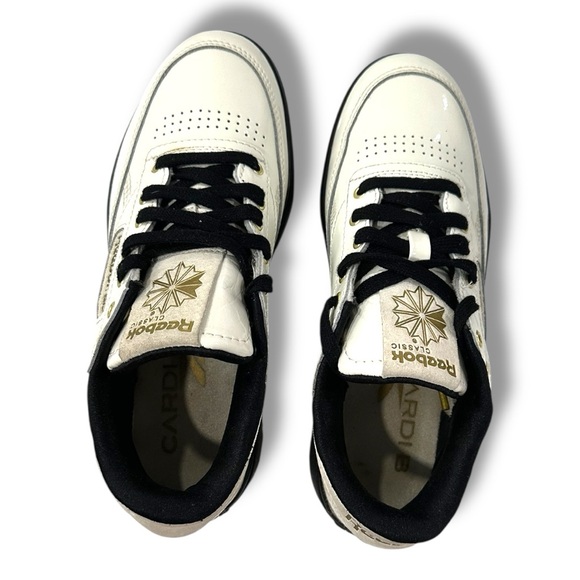 Reebok Classic White and Black Shoes - Picture 5 of 9